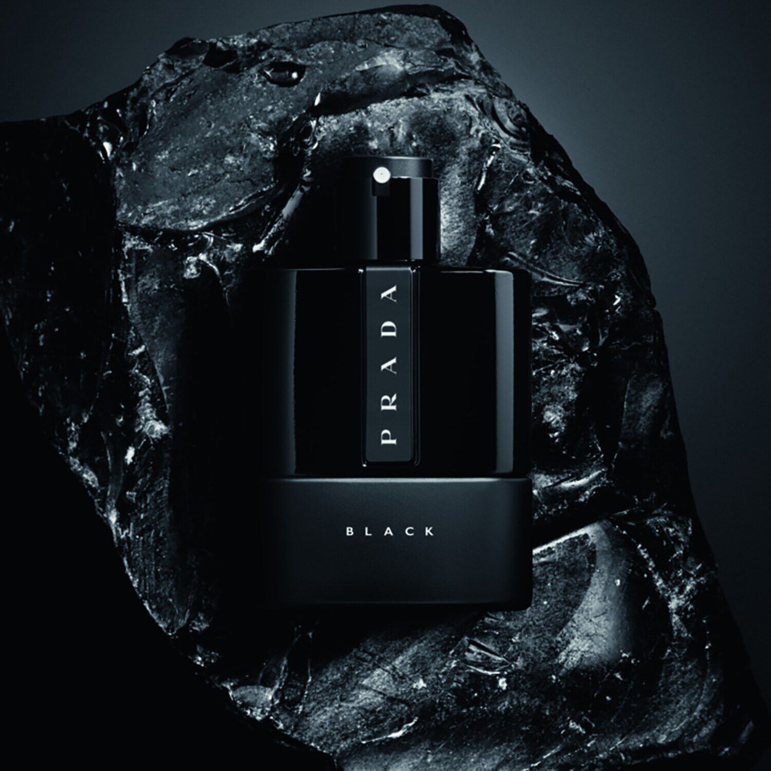 Prada luna rossa black sephora 2025