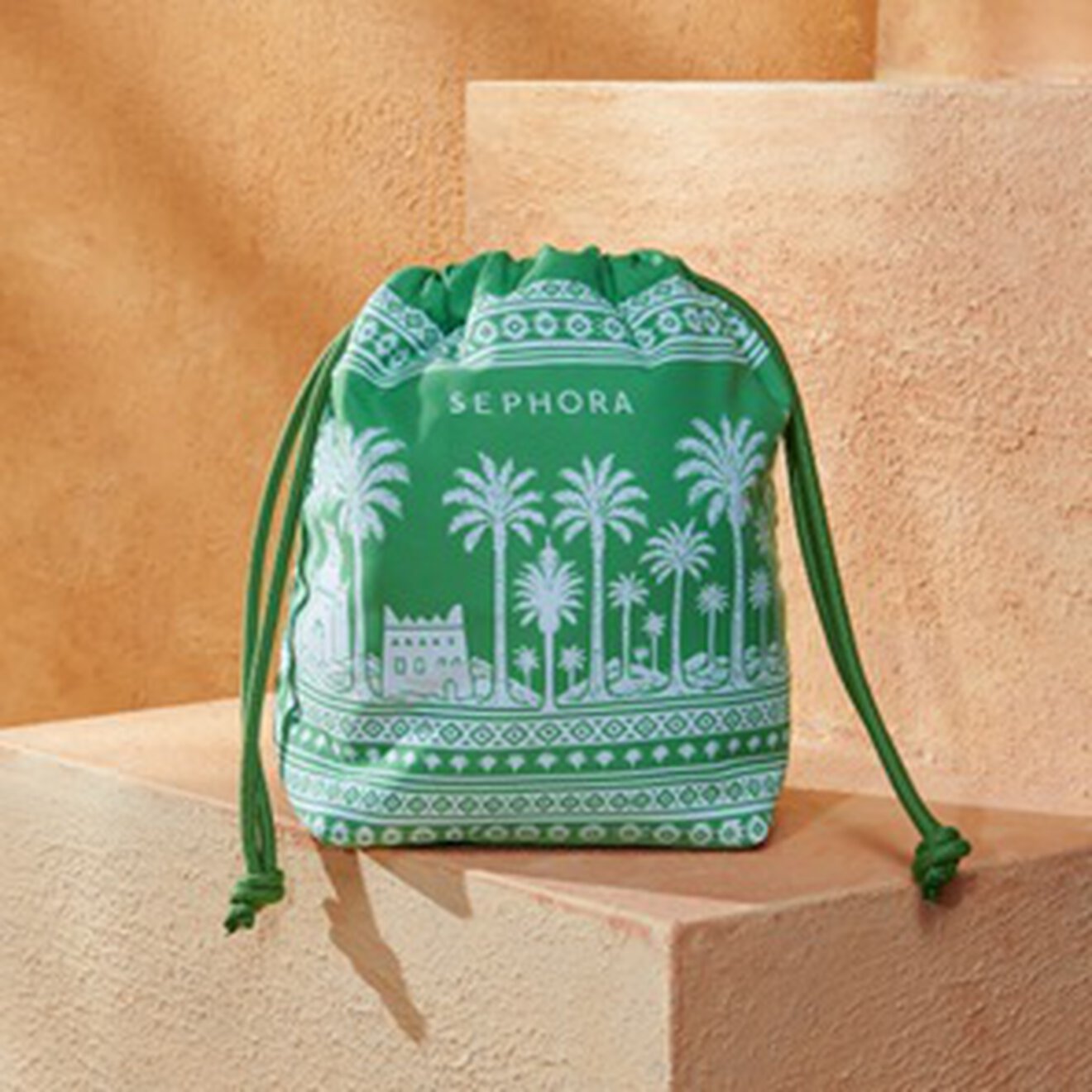 تسوّقوا واجمعوا كل الهدايا!