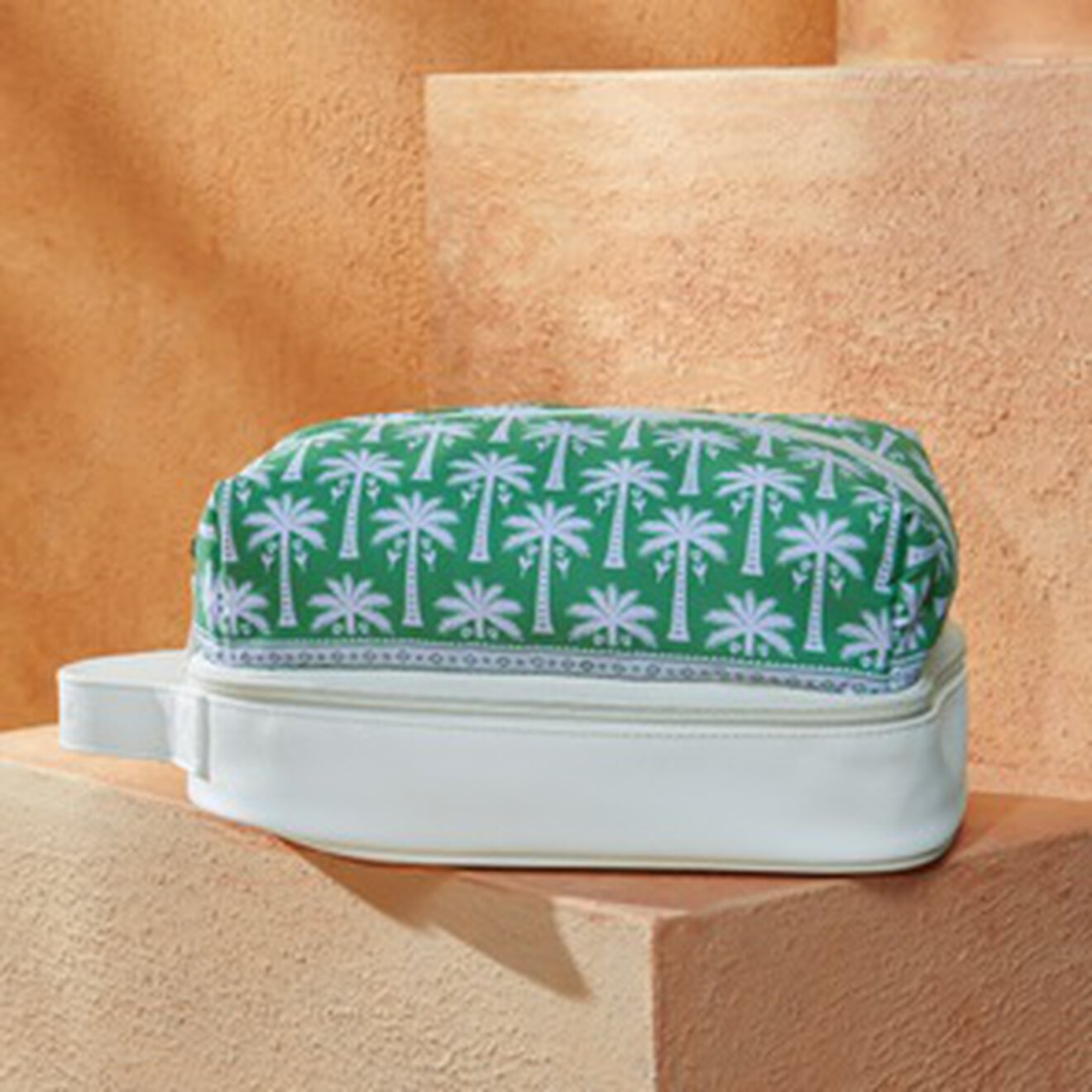 تسوّقوا واجمعوا كل الهدايا!